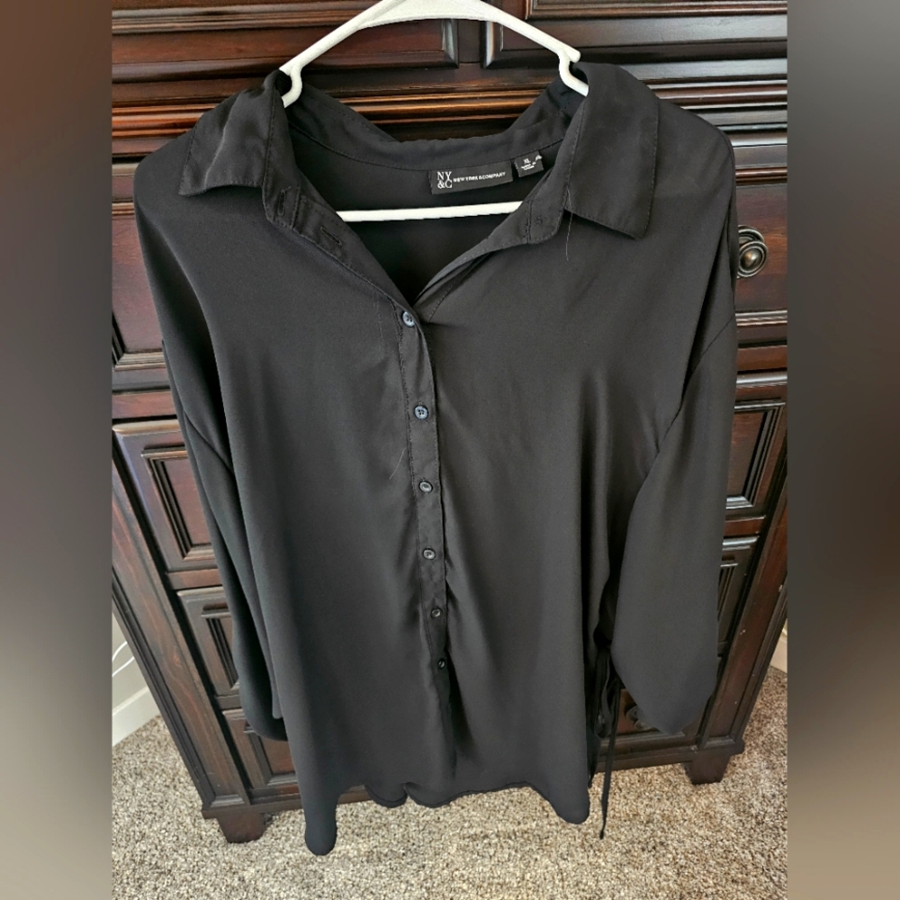 Women's Black Cinch Waist Button-Up Shirt